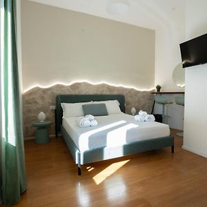 Camera con letto king size